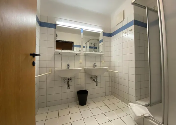 Twenty Seven Bed & Breakfast 3*